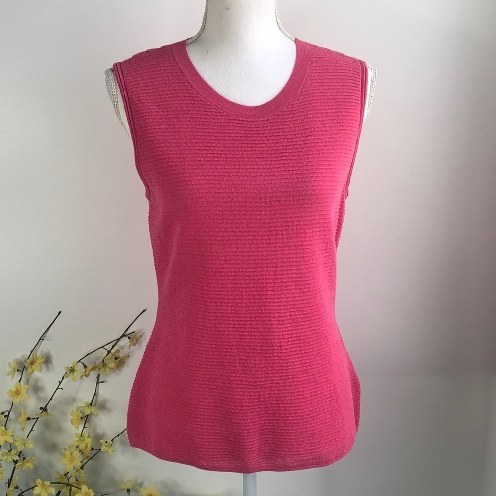St John sleeveless pink sweater
